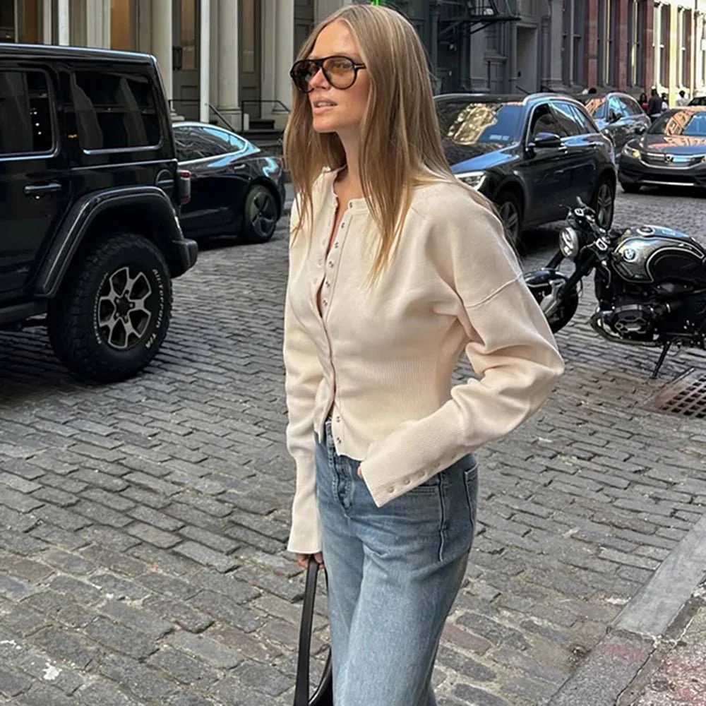 Alice Cardigan Sweater with Round Neck - Image 4