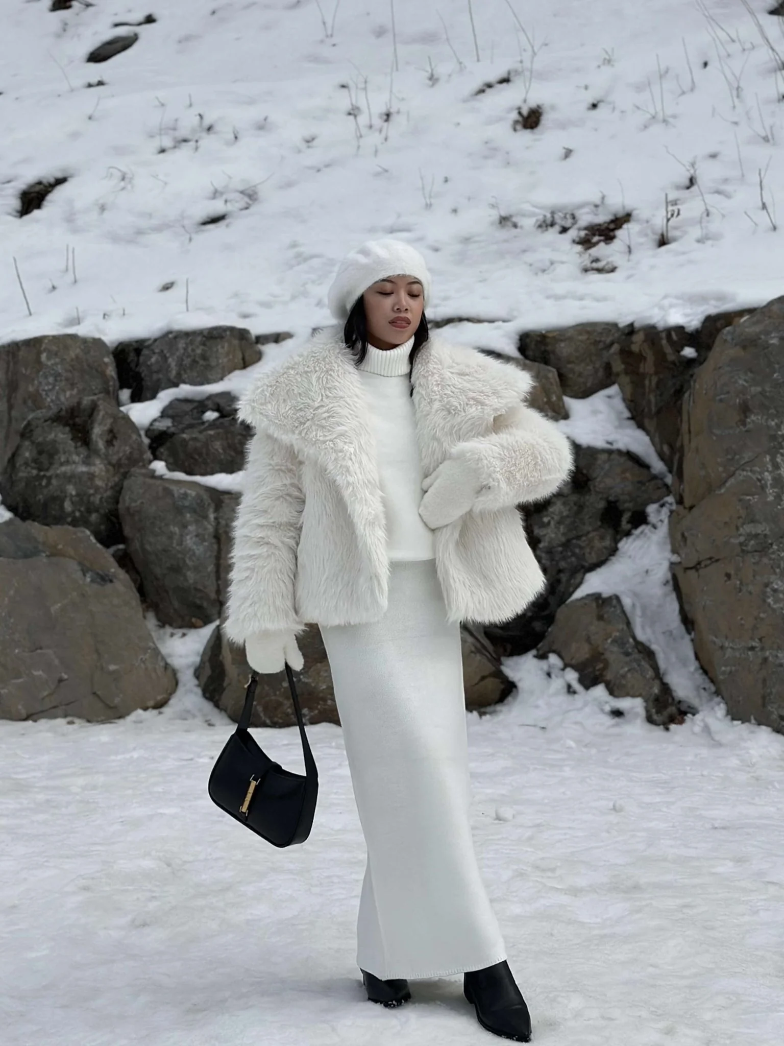 Rose clutch with strap - Image 7